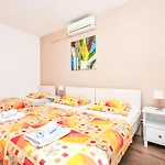 Teo By Interhome Vikendica